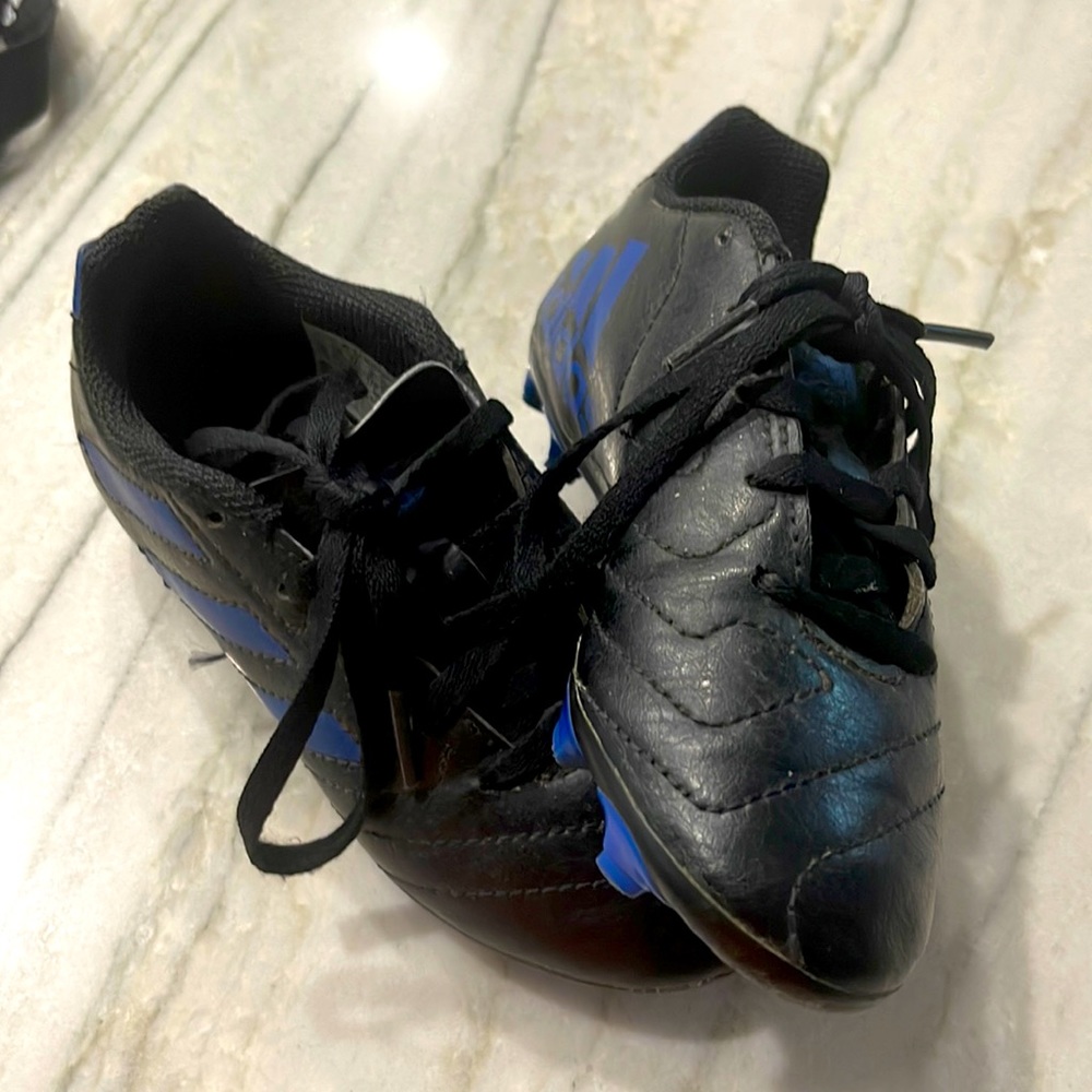 Boys Adidas Soccer Cleats w/Shin Guards